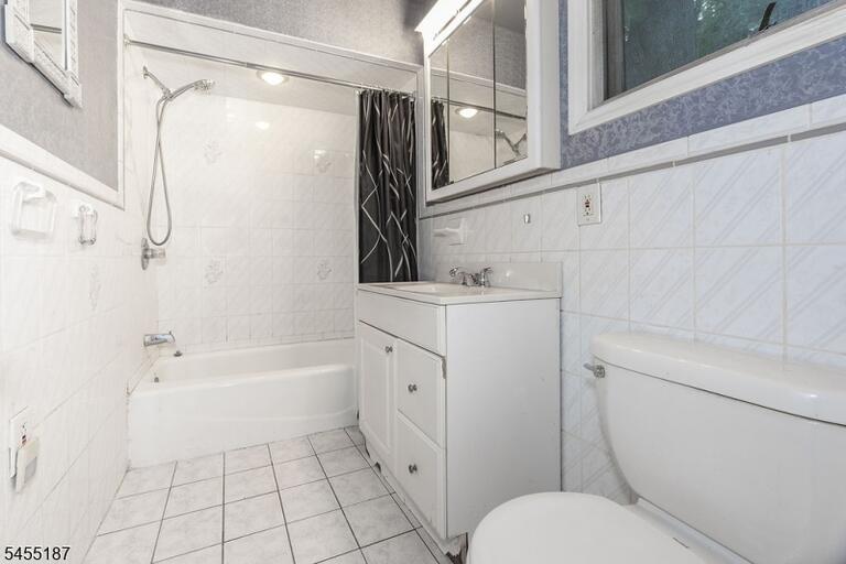 Property listing MLS 4048588 photo 10