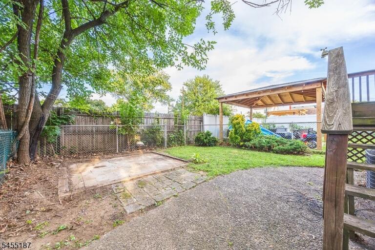 Property listing MLS 4048588 photo 13