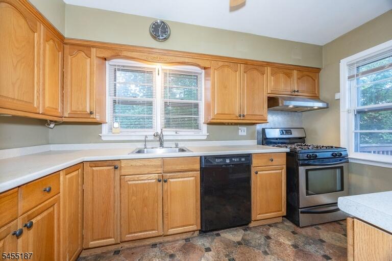 Property listing MLS 4048588 photo 5