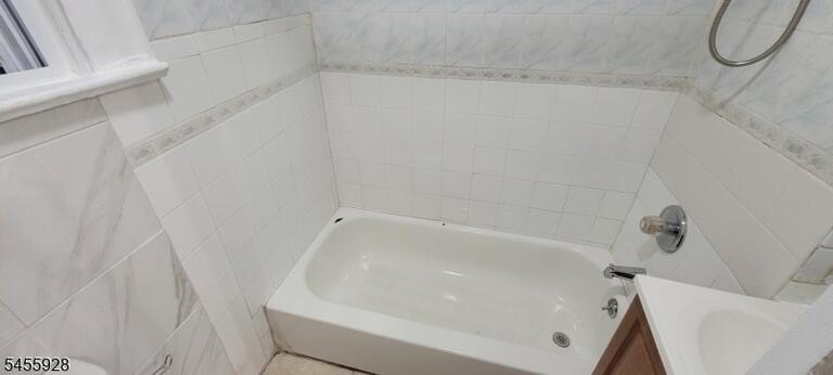 Property listing MLS 4048649 photo 8