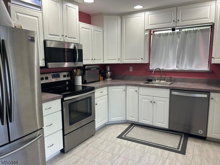 Property listing MLS 4048698 photo 2