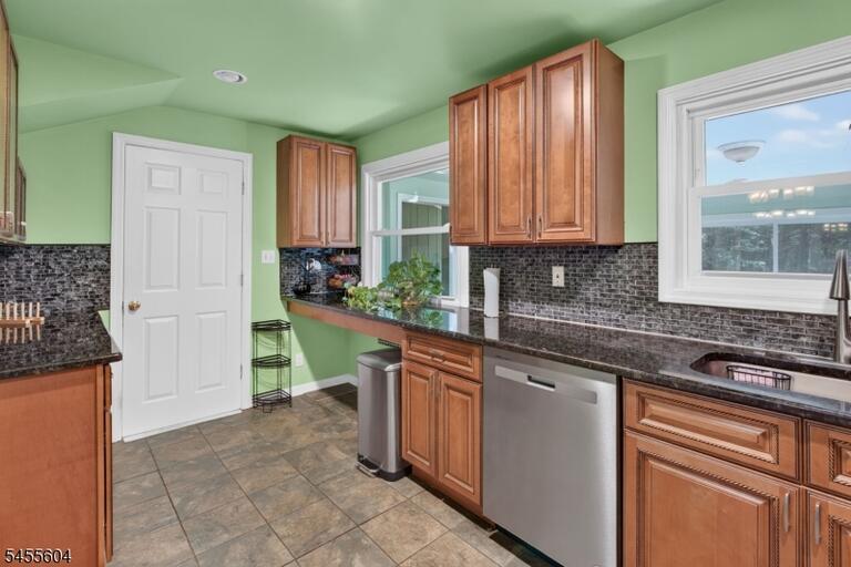 Property listing MLS 4048796 photo 6