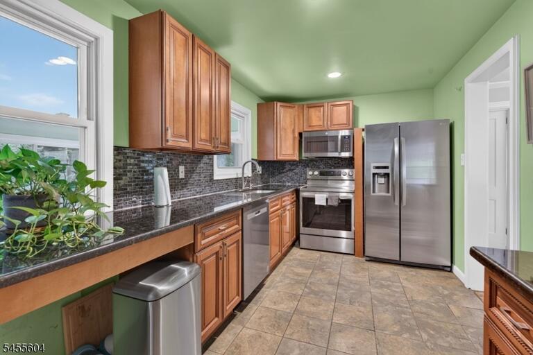Property listing MLS 4048796 photo 8