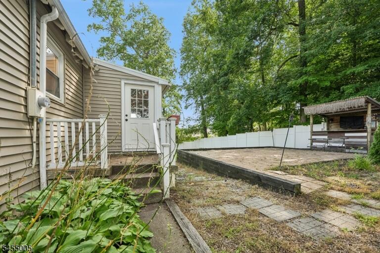 Property listing MLS 4048821 photo 31