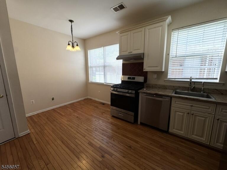 Property listing MLS 4048826 photo 2