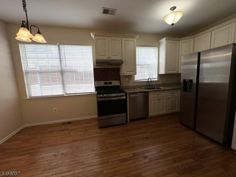 Property listing MLS 4048826 photo 3