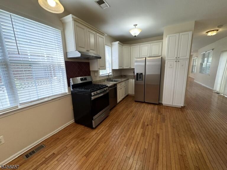Property listing MLS 4048826 photo 4