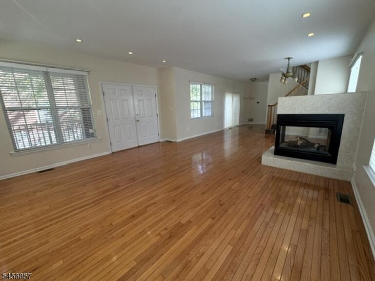 Property listing MLS 4048826 photo 5