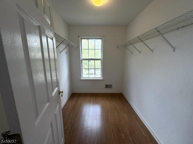 Property listing MLS 4048826 photo 9