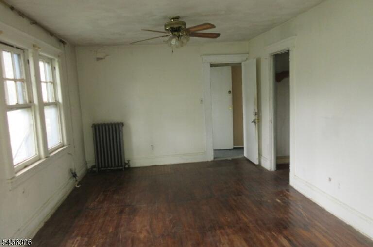 Property listing MLS 4048928 photo 13