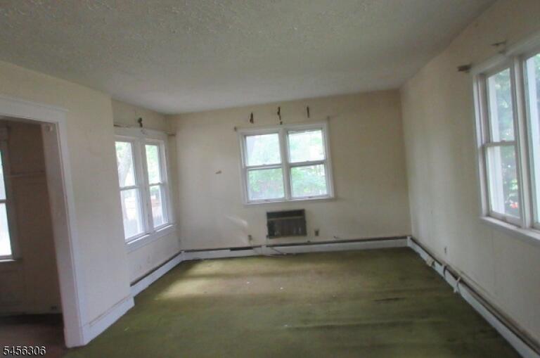 Property listing MLS 4048928 photo 5