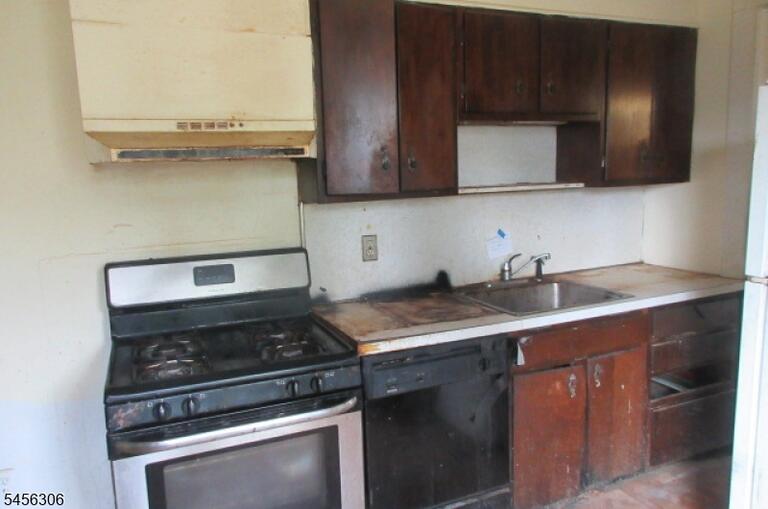 Property listing MLS 4048928 photo 9