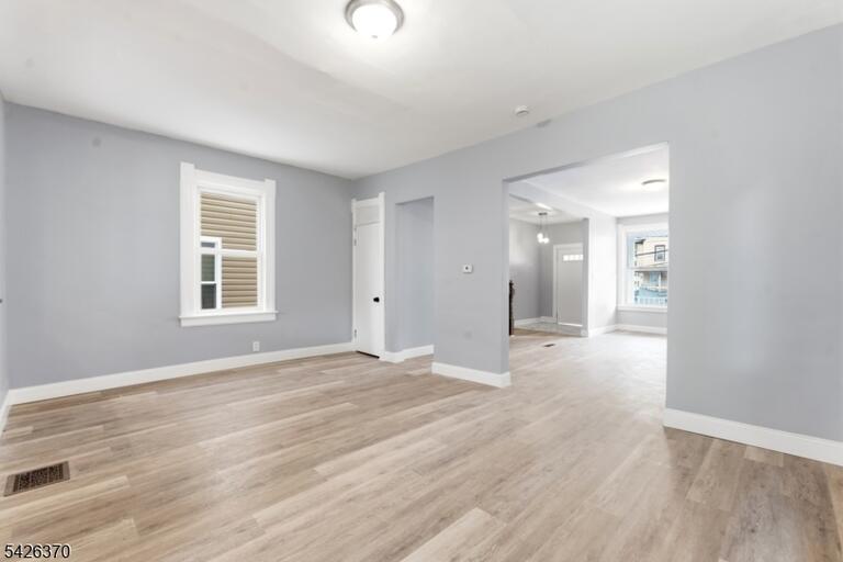 Property listing MLS 4048963 photo 7
