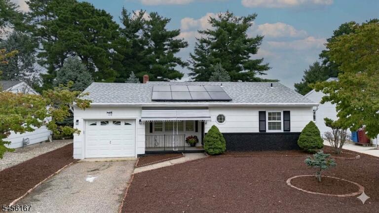 Property listing MLS 4048999 photo 1