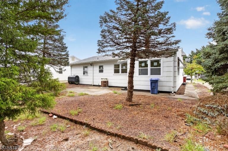 Property listing MLS 4048999 photo 35