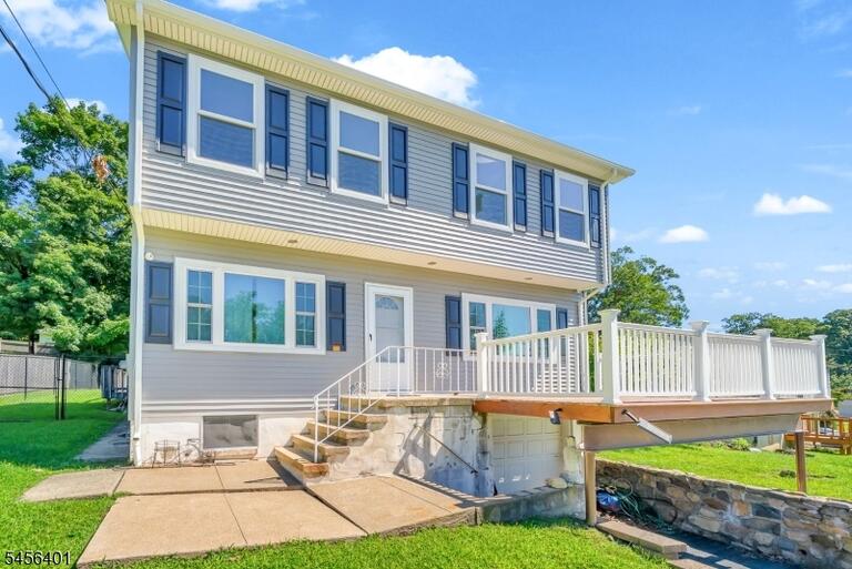 Property listing MLS 4049000 photo 1