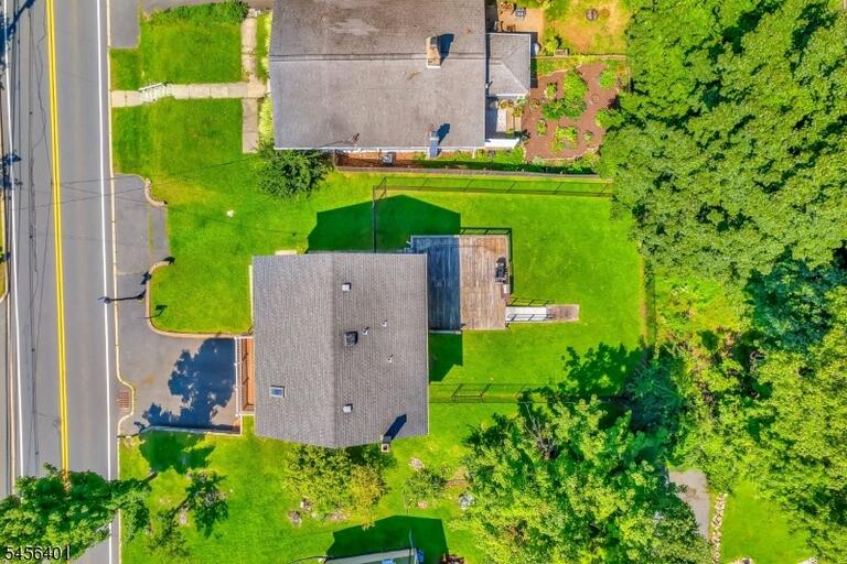 Property listing MLS 4049000 photo 17