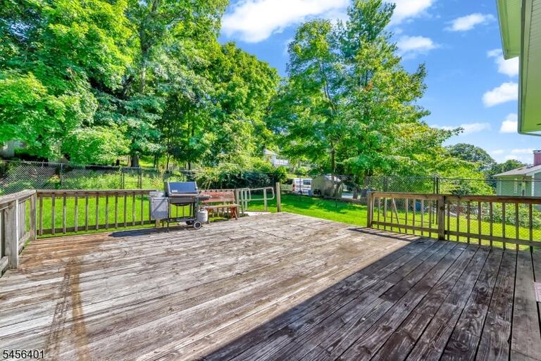 Property listing MLS 4049000 photo 23