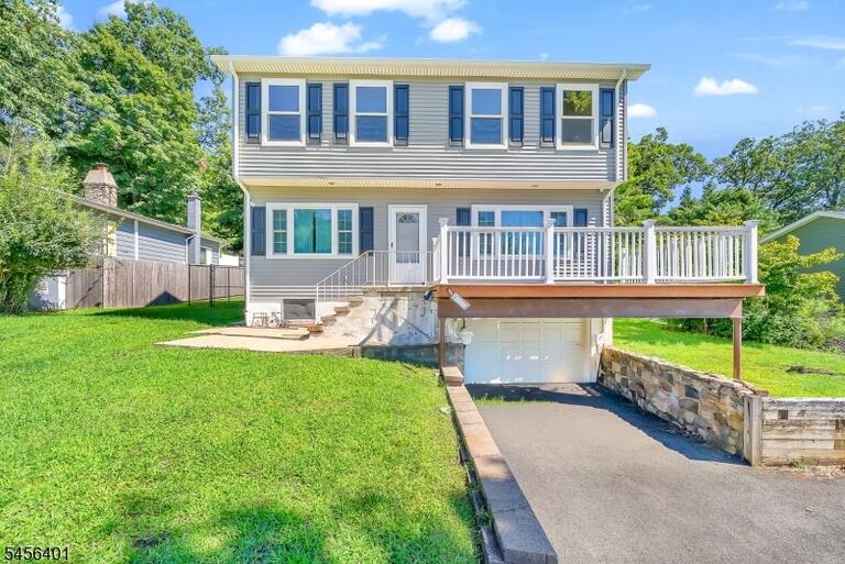 Property listing MLS 4049000 photo 3