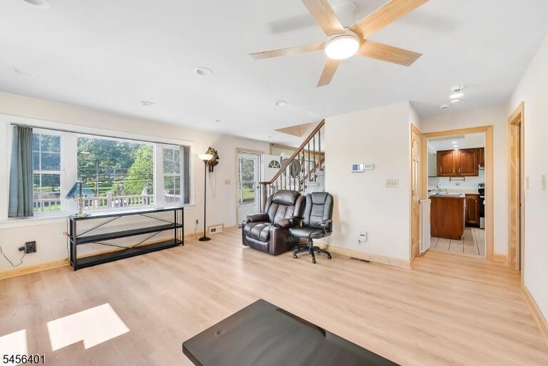 Property listing MLS 4049000 photo 32