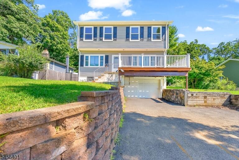 Property listing MLS 4049000 photo 5