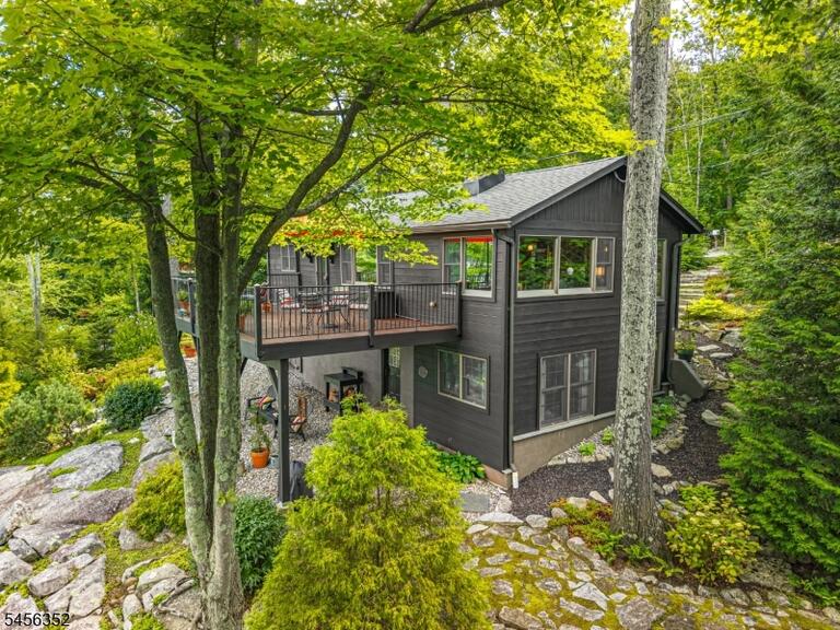 Property listing MLS 4049001 photo 9