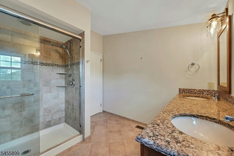 Property listing MLS 4049023 photo 24