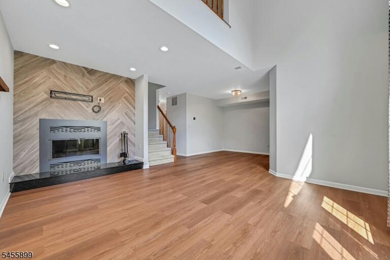 Property listing MLS 4049023 photo 4