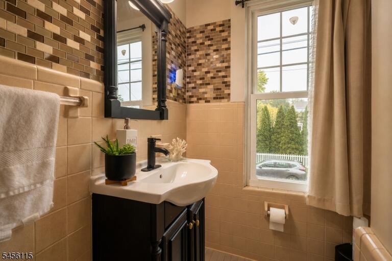 Property listing MLS 4049027 photo 15