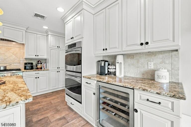 Property listing MLS 4049032 photo 17