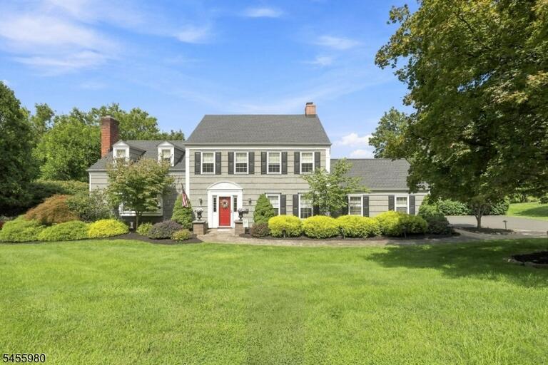 Property listing MLS 4049032 photo 2