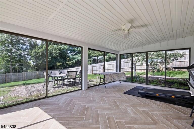 Property listing MLS 4049078 photo 12