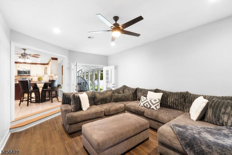 Property listing MLS 4049083 photo 14