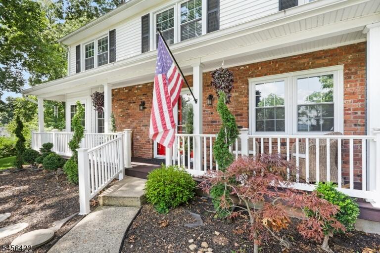 Property listing MLS 4049083 photo 3