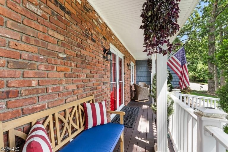 Property listing MLS 4049083 photo 4