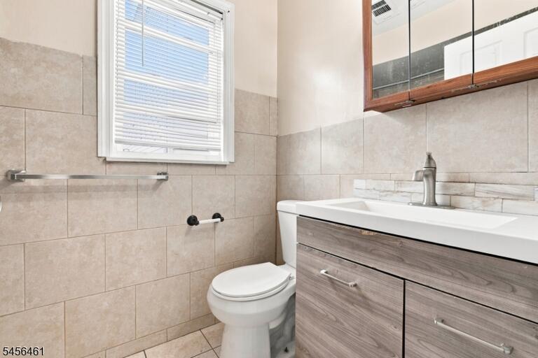 Property listing MLS 4049084 photo 15