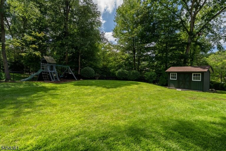 Property listing MLS 4049090 photo 40