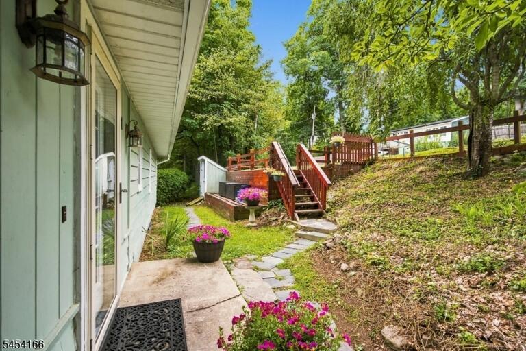 Property listing MLS 4049100 photo 29