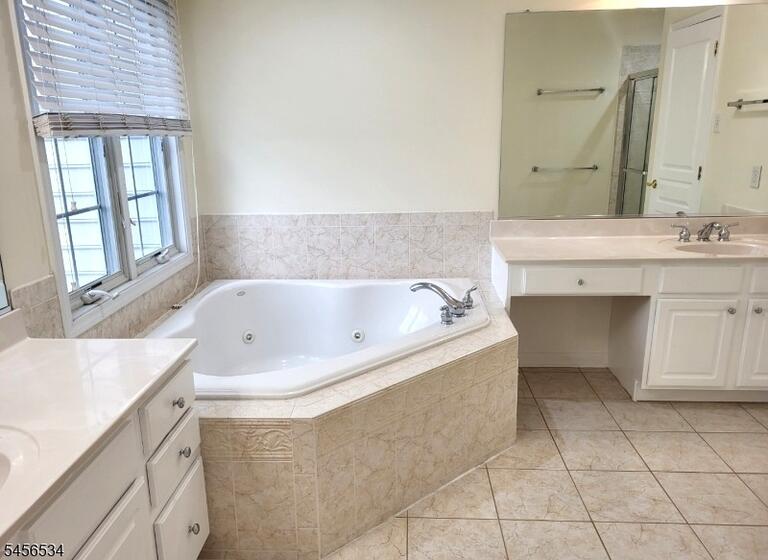 Property listing MLS 4049166 photo 16