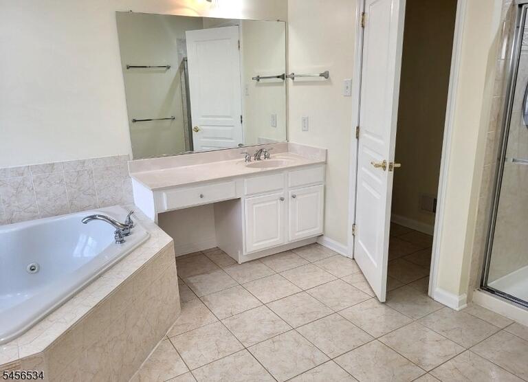 Property listing MLS 4049166 photo 17
