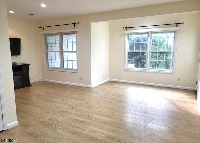 Property listing MLS 4049166 photo 23
