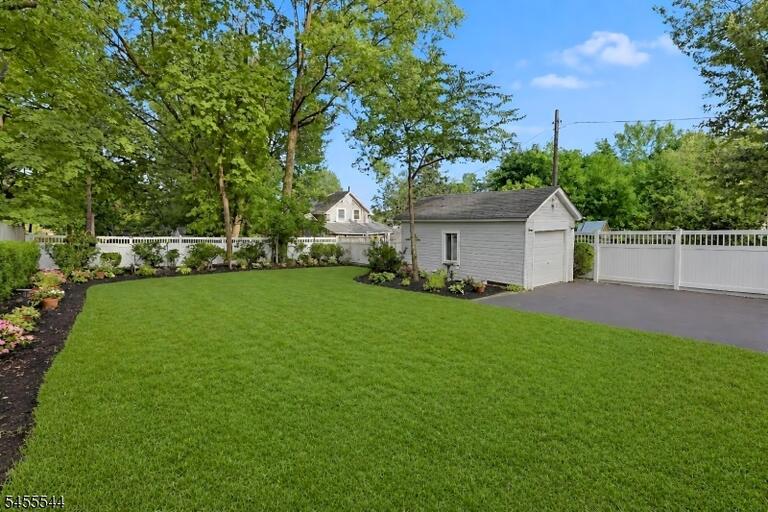 Property listing MLS 4049176 photo 44