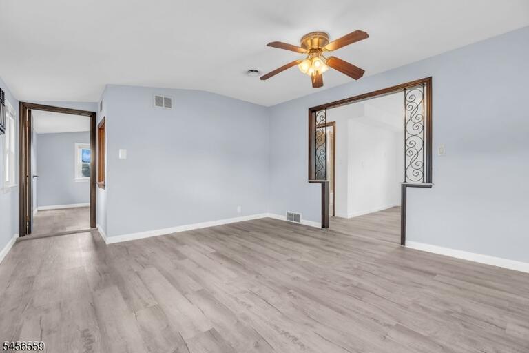 Property listing MLS 4049197 photo 27