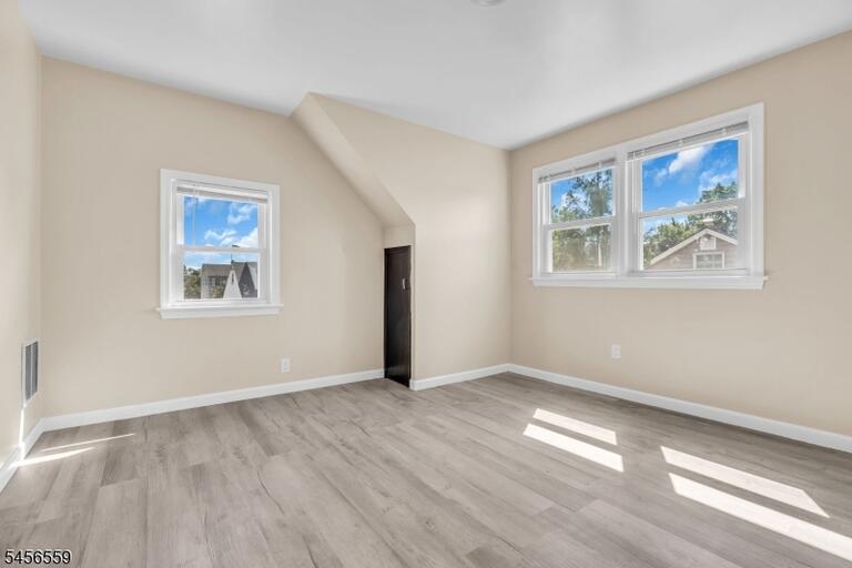 Property listing MLS 4049197 photo 35