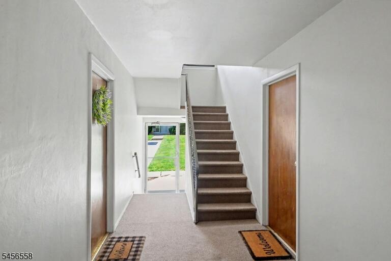 Property listing MLS 4049203 photo 9