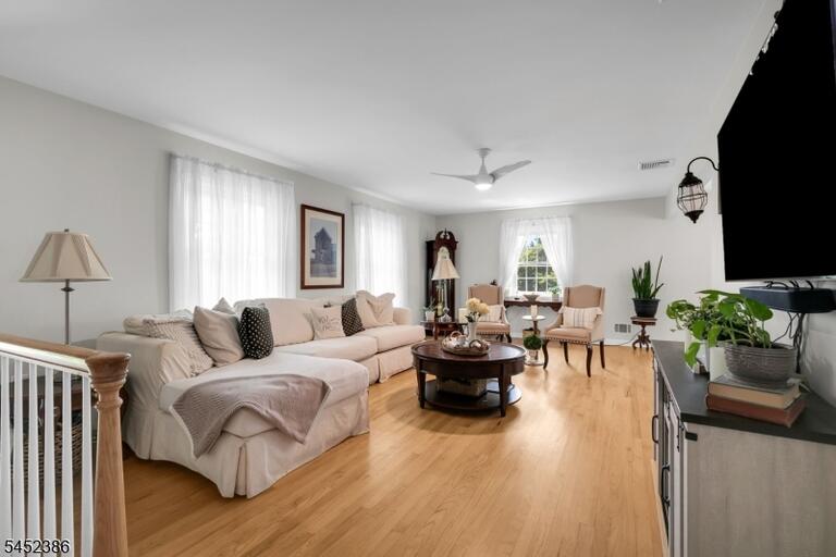 Property listing MLS 4049230 photo 16