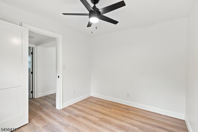 Property listing MLS 4049235 photo 24