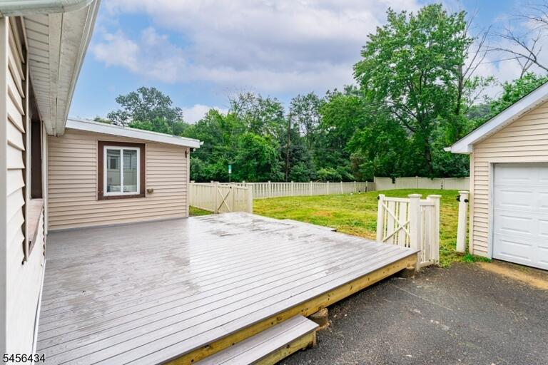 Property listing MLS 4049235 photo 28