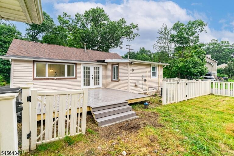 Property listing MLS 4049235 photo 30