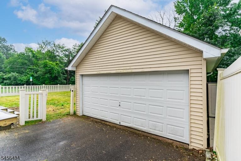 Property listing MLS 4049235 photo 34